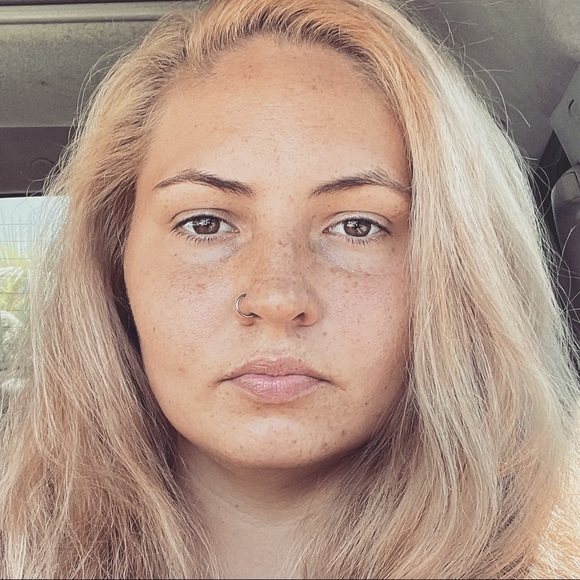 Meet your Posher, Jennifer - Picture 1 of 1